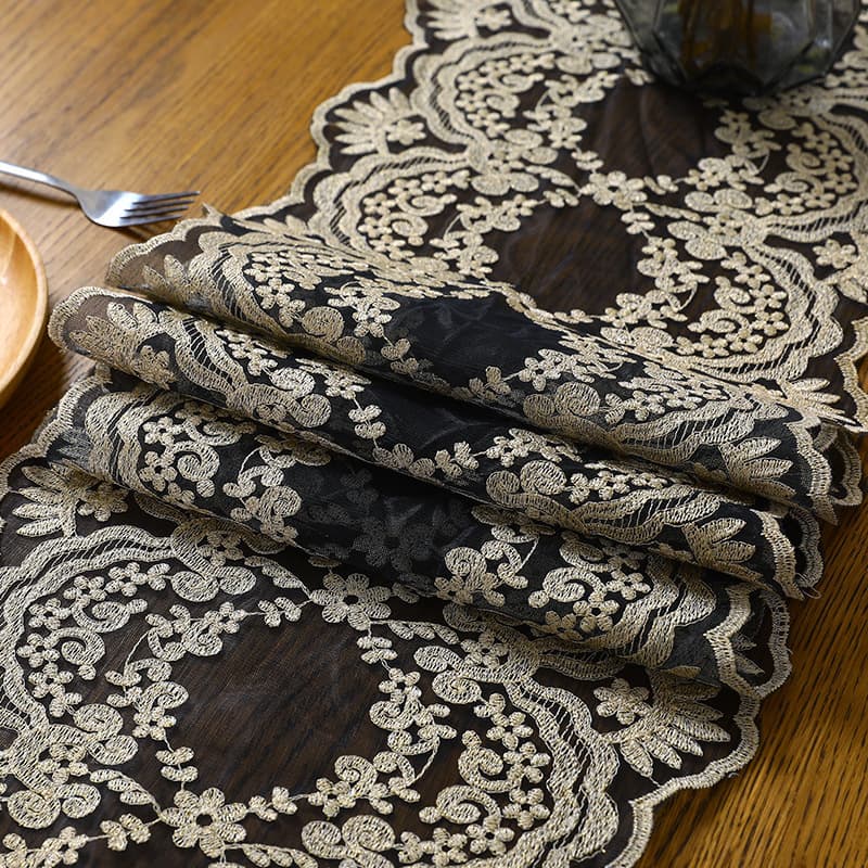 テーブルクロス 華やかレース刺繍スカラップ縁取りセンタークロス