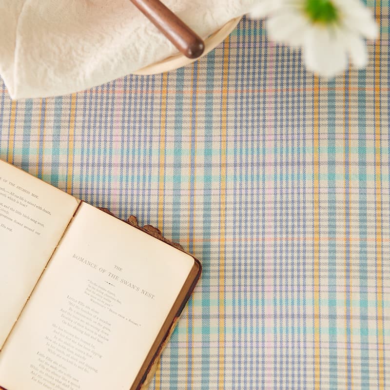 テーブルクロス チェック 優雅な朝食のチェックテーブルクロス