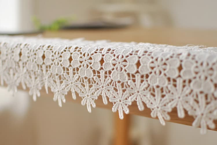 テーブルクロス センタークロス 花模様のレース編み