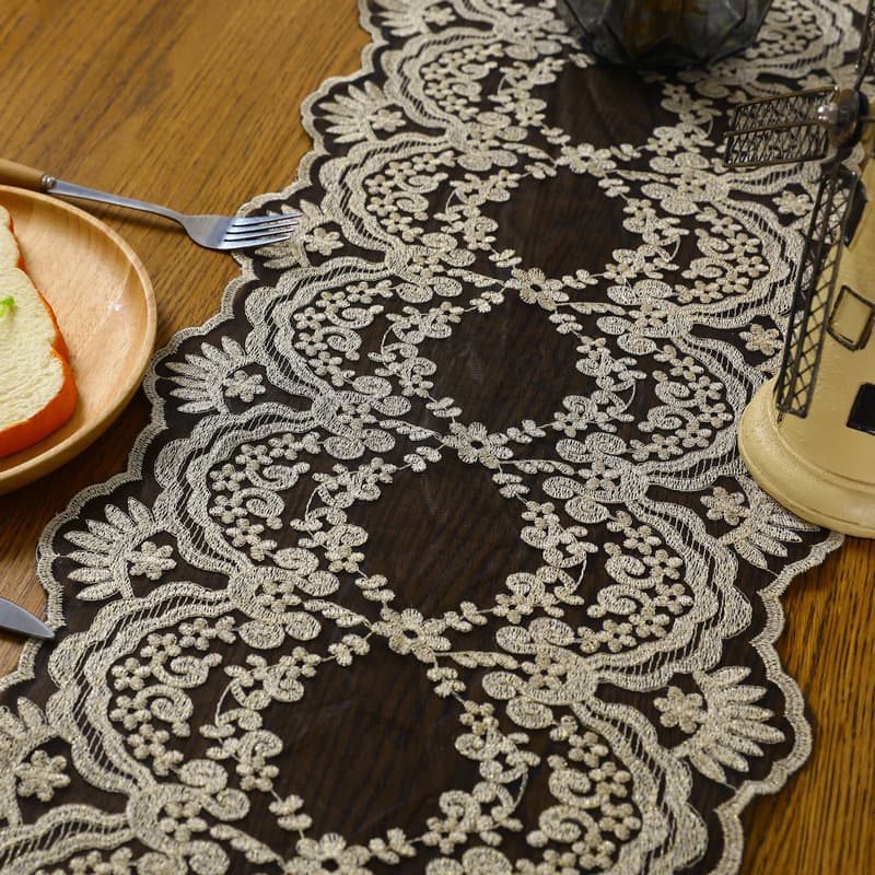 テーブルクロス 華やかレース刺繍スカラップ縁取りセンタークロス