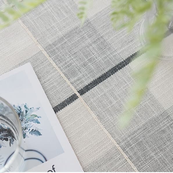 テーブルクロス リネン 格子柄のタッセル付きテーブルクロス