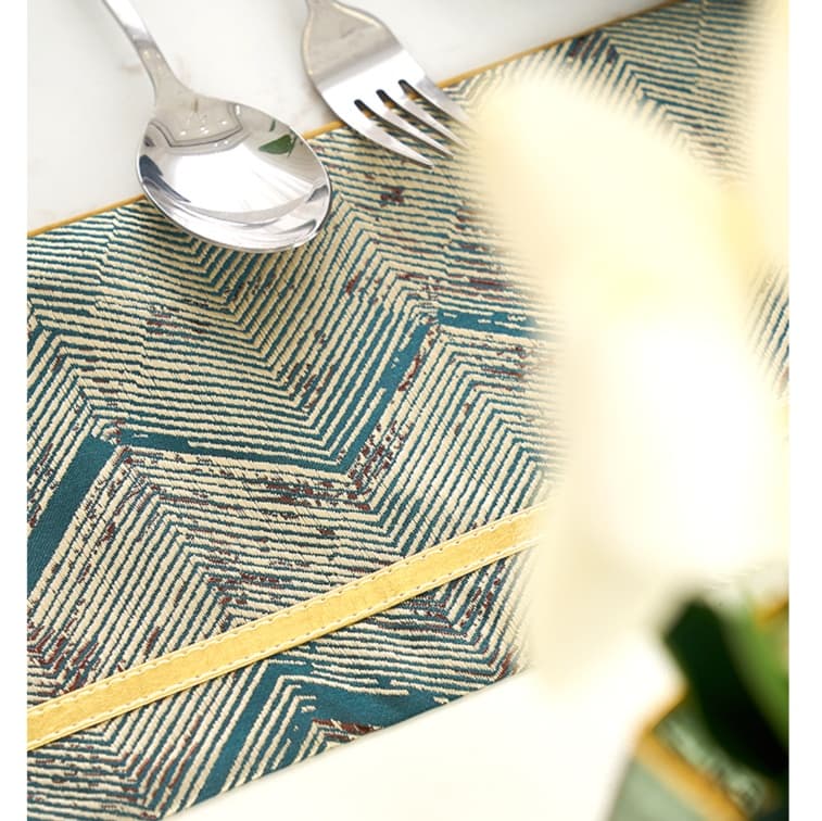 テーブルクロス センタークロス 矢羽根模様タッセル付き