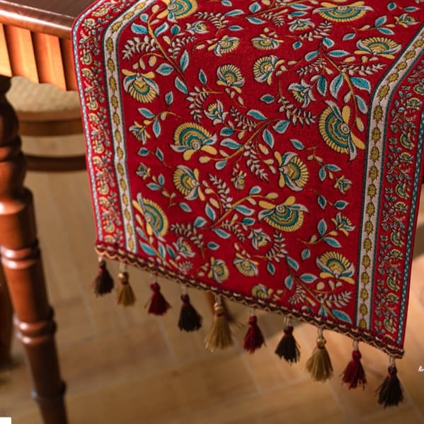 テーブルクロス 華やかクラシック模様のセンタークロス