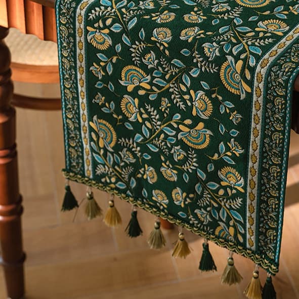 テーブルクロス 華やかクラシック模様のセンタークロス