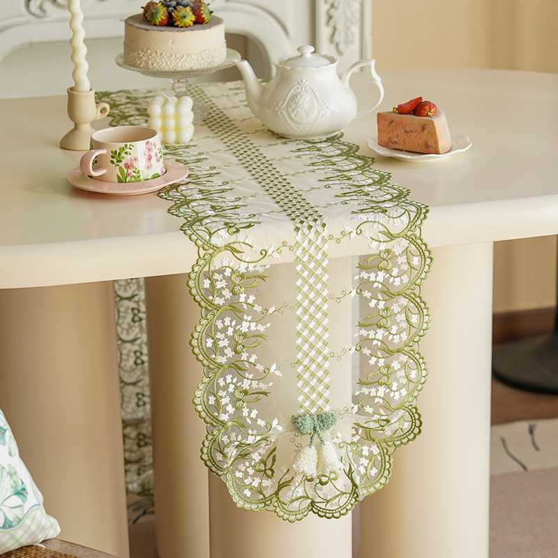 テーブルクロス センタークロス 小花模様刺繍