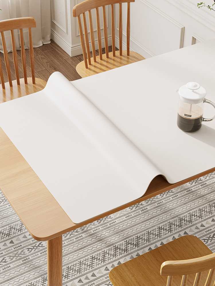 汚れ知らずの防水テーブルクロス