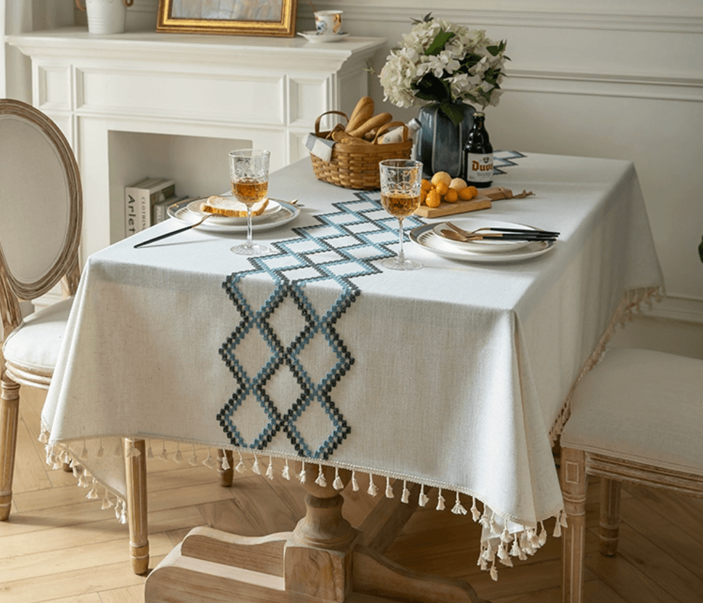 テーブルクロス リネン 花刺繍タッセル付きテーブルクロス