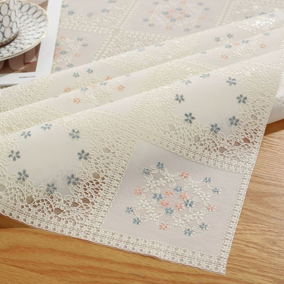 テーブルクロス リーフ柄ゴールド