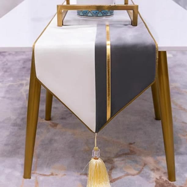 テーブルクロス センタークロス 矢羽根模様タッセル付き