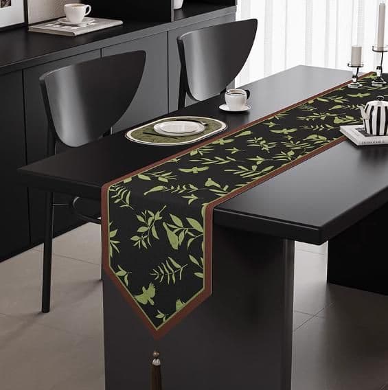 テーブルクロス センタークロス 優美な葉模様のクロス