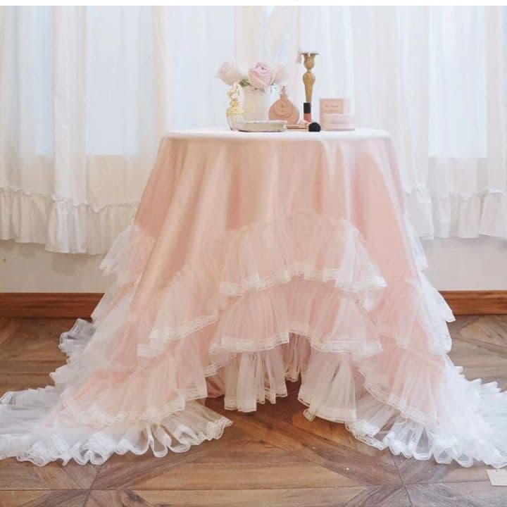 テーブルクロス 多段階層フリル装飾テーブルクロス