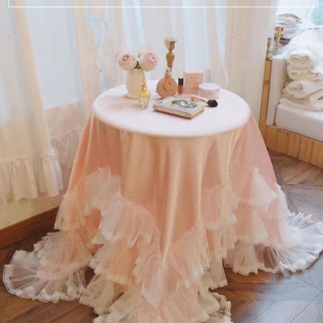テーブルクロス 多段階層フリル装飾テーブルクロス