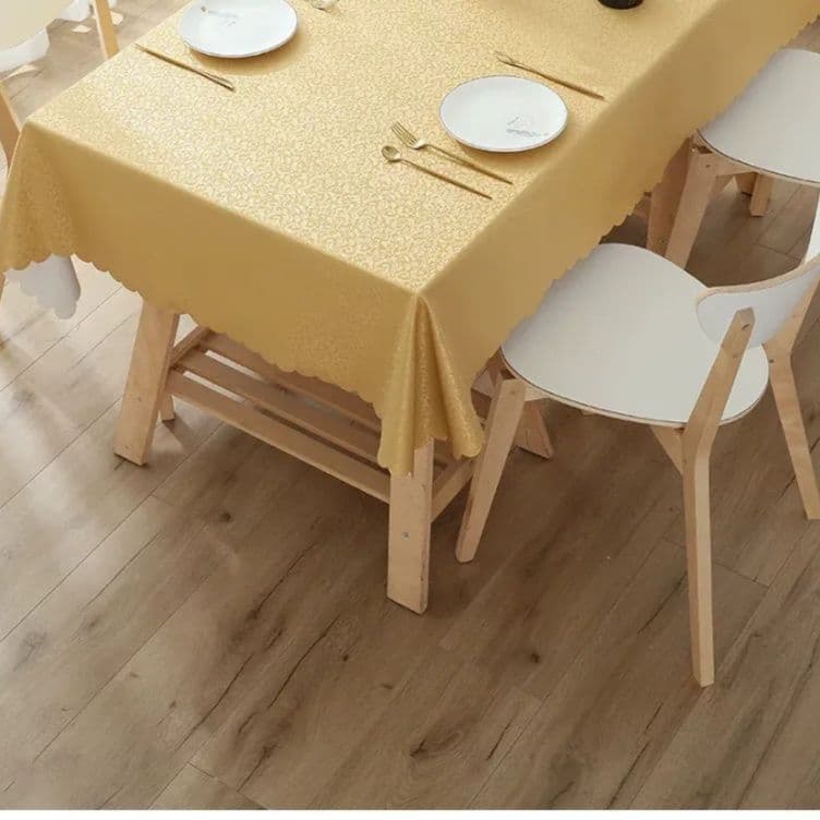 テーブルクロス 布 優雅な唐草／薔薇模様のテーブルウェア