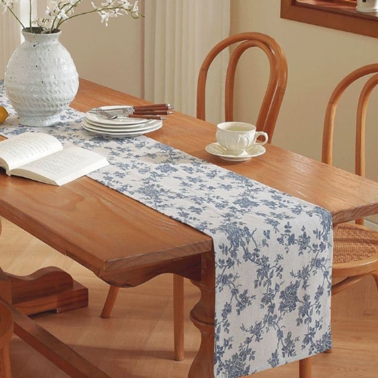 テーブルクロス 花柄刺繍レース縁取りセンタークロス