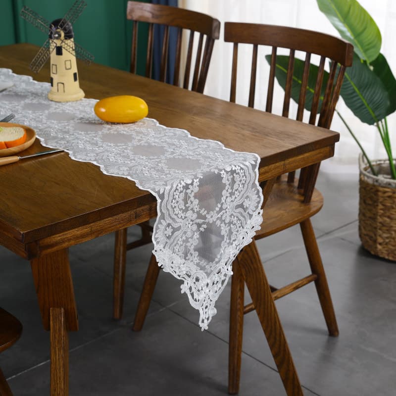 テーブルクロス 華やかレース刺繍スカラップ縁取りセンタークロス