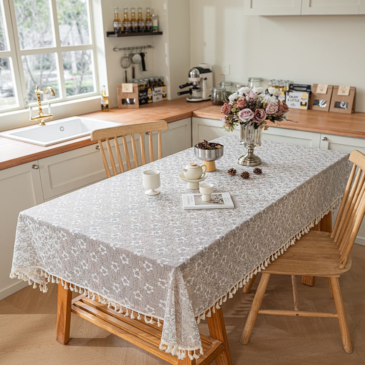 テーブルクロス 花柄刺繍レース布タッセル付きテーブルクロス