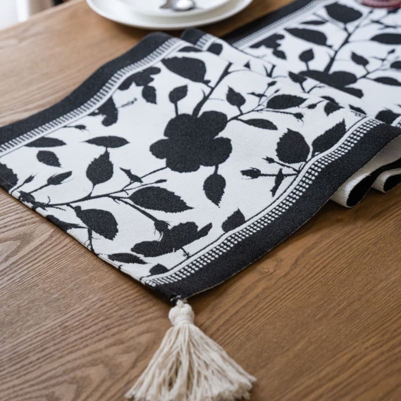 テーブルクロス センタークロス 華やかな花柄模様