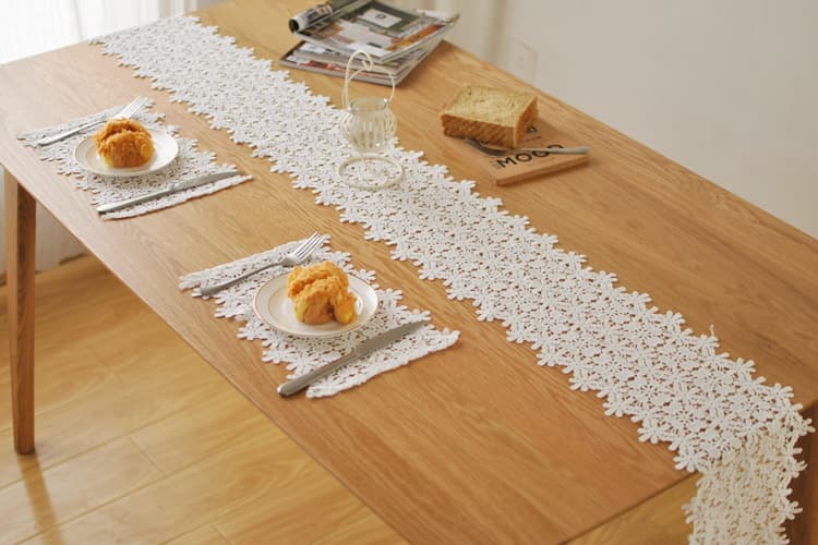 テーブルクロス センタークロス 花模様のレース編み