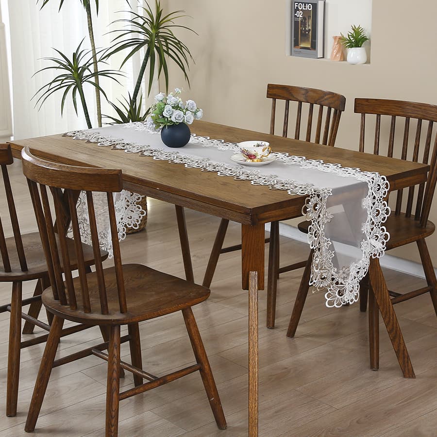 テーブルクロス 花柄刺繍レース縁取り透かし模様センタークロス