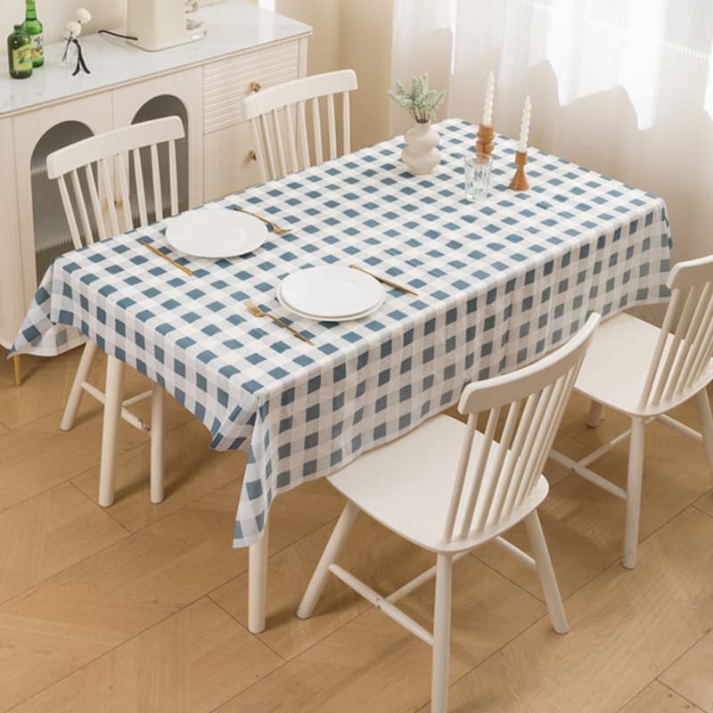 さわやか格子模様のテーブルクロス