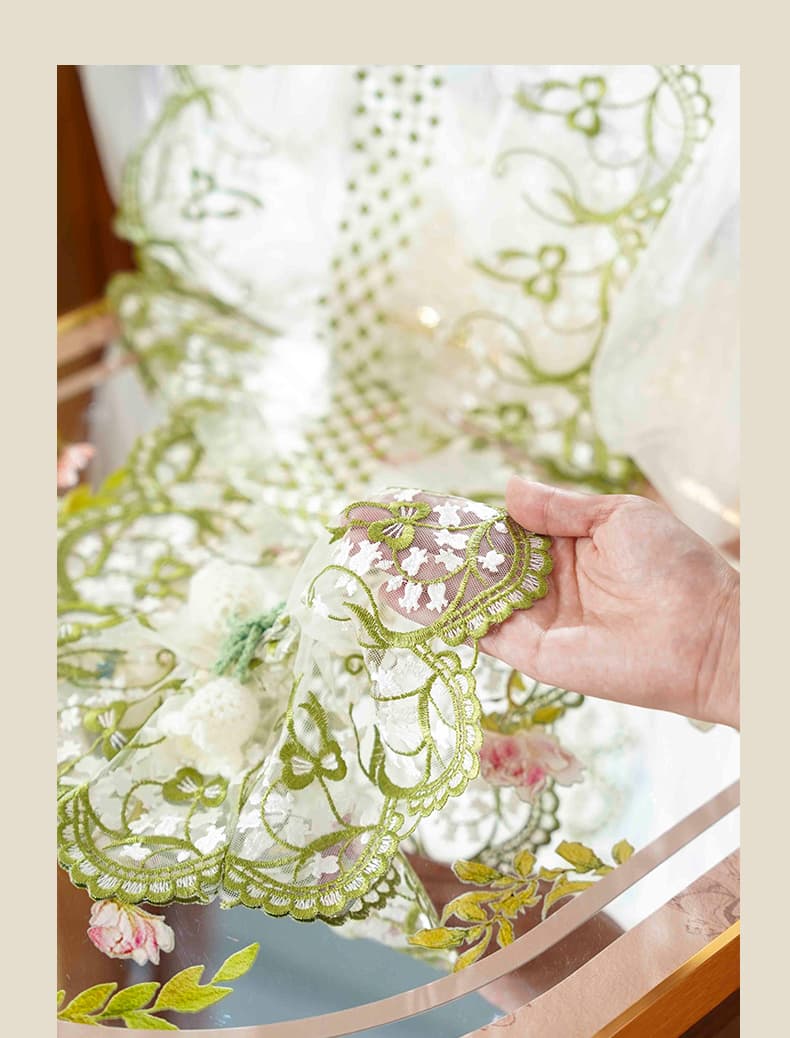 テーブルクロス センタークロス 小花模様刺繍