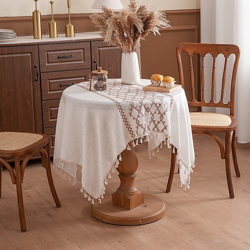 テーブルクロス タッセル付き幾何学刺繍のテーブルクロス布
