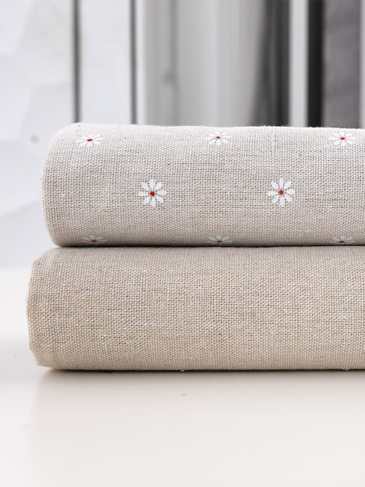 テーブルクロス 小花刺繍の上質な天然リネンテーブルクロス