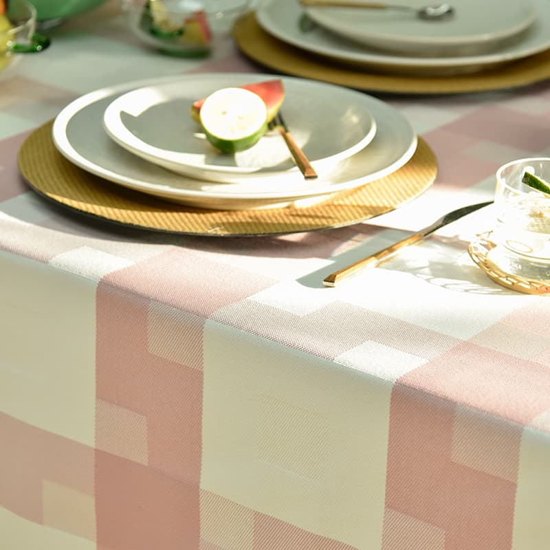 テーブルクロス チェック 鮮やかな格子模様のテーブルクロス