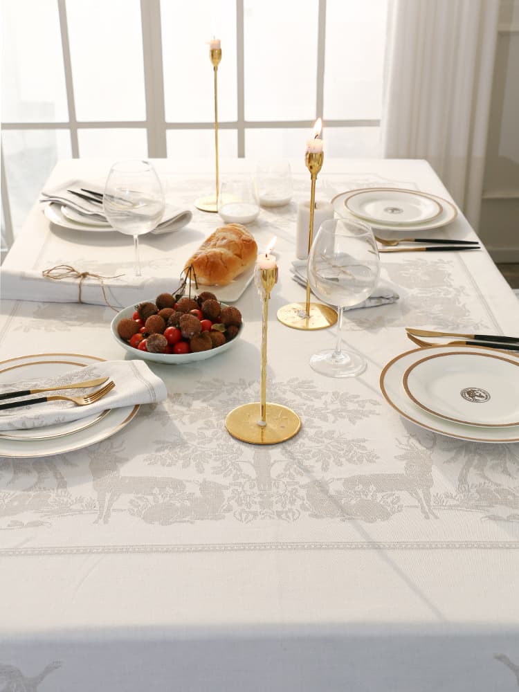 テーブルクロス 森の物語 リネンテーブルクロス