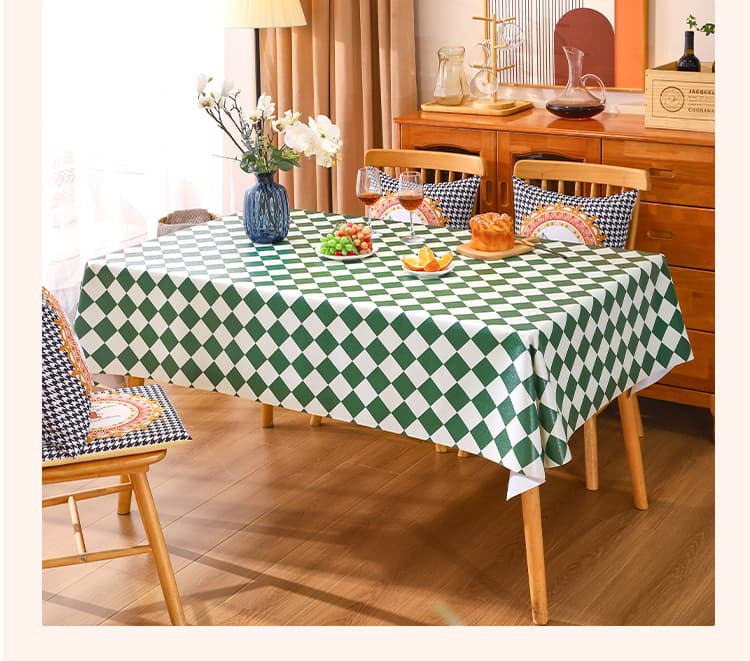 テーブルクロス 市松模様のテーブルコーディネート