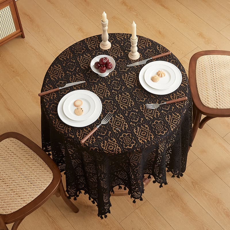 繊細模様のタッセル付きレーステーブルクロス