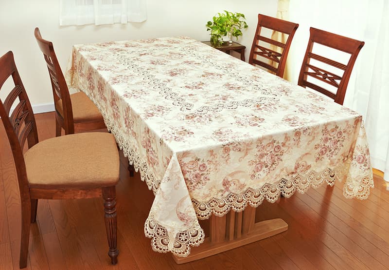 テーブルクロス 優美な花柄 レース付き撥水テーブル布