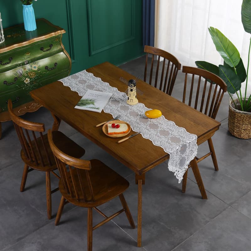 テーブルクロス 華やかレース刺繍スカラップ縁取りセンタークロス