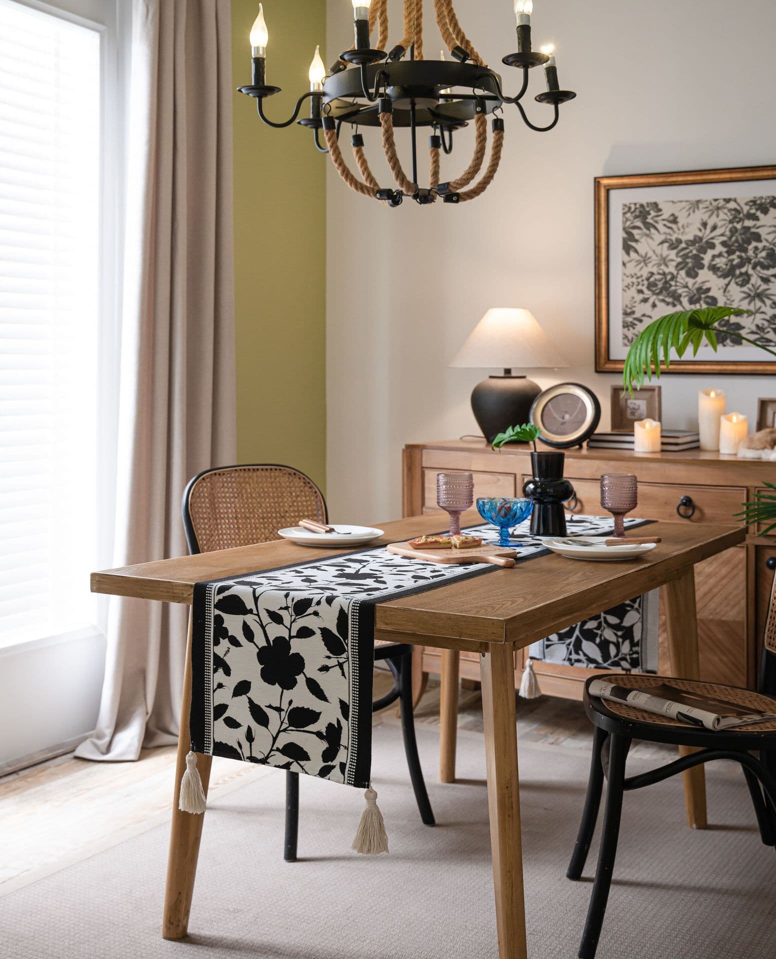 テーブルクロス センタークロス 華やかな花柄模様