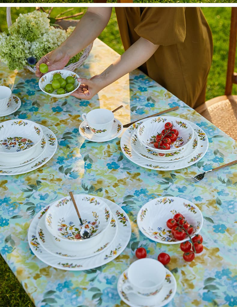 テーブルクロス ビニール 華やかな花柄ビニールクロス