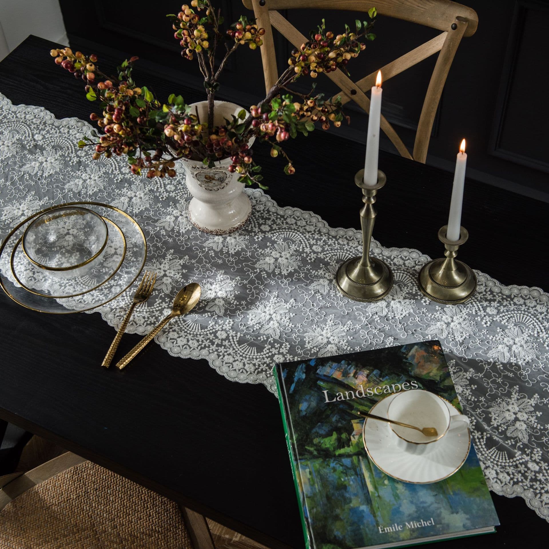 テーブルクロス センタークロス 高級感あふれるレース模様