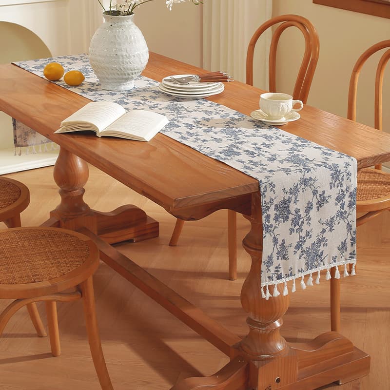 テーブルクロス 花柄刺繍レース縁取りセンタークロス