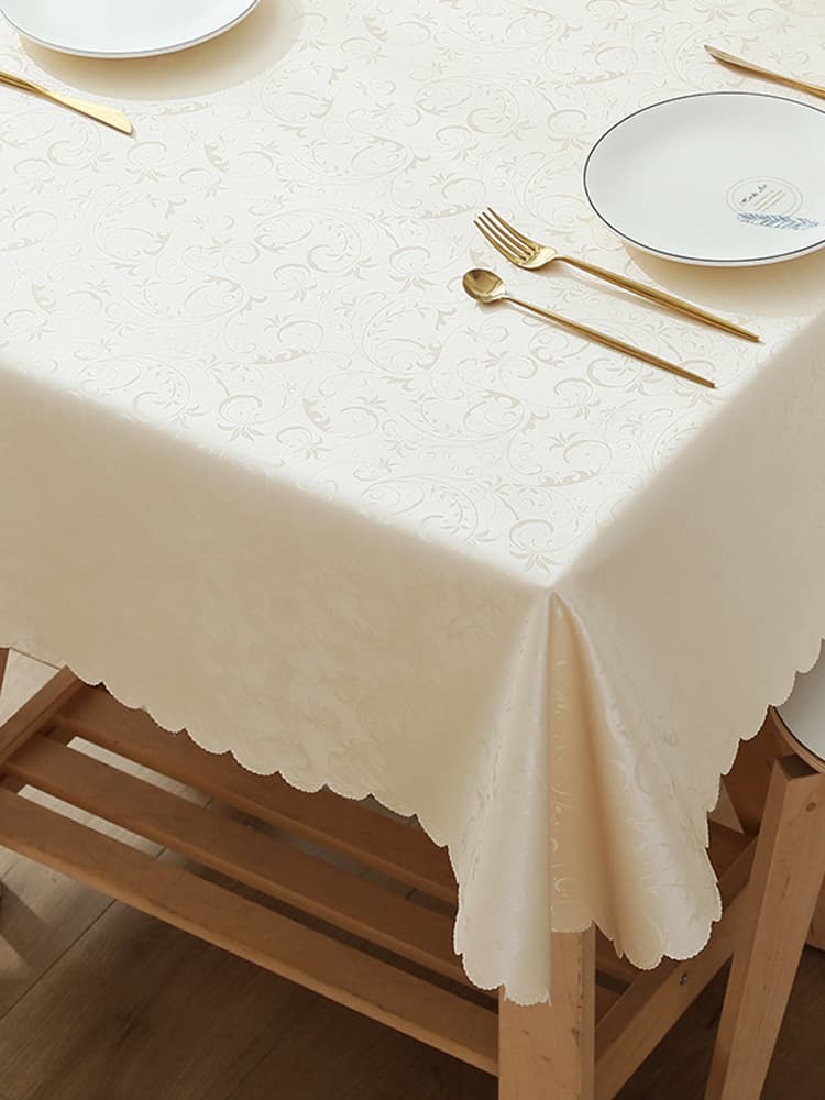 テーブルクロス 布 優雅な唐草／薔薇模様のテーブルウェア