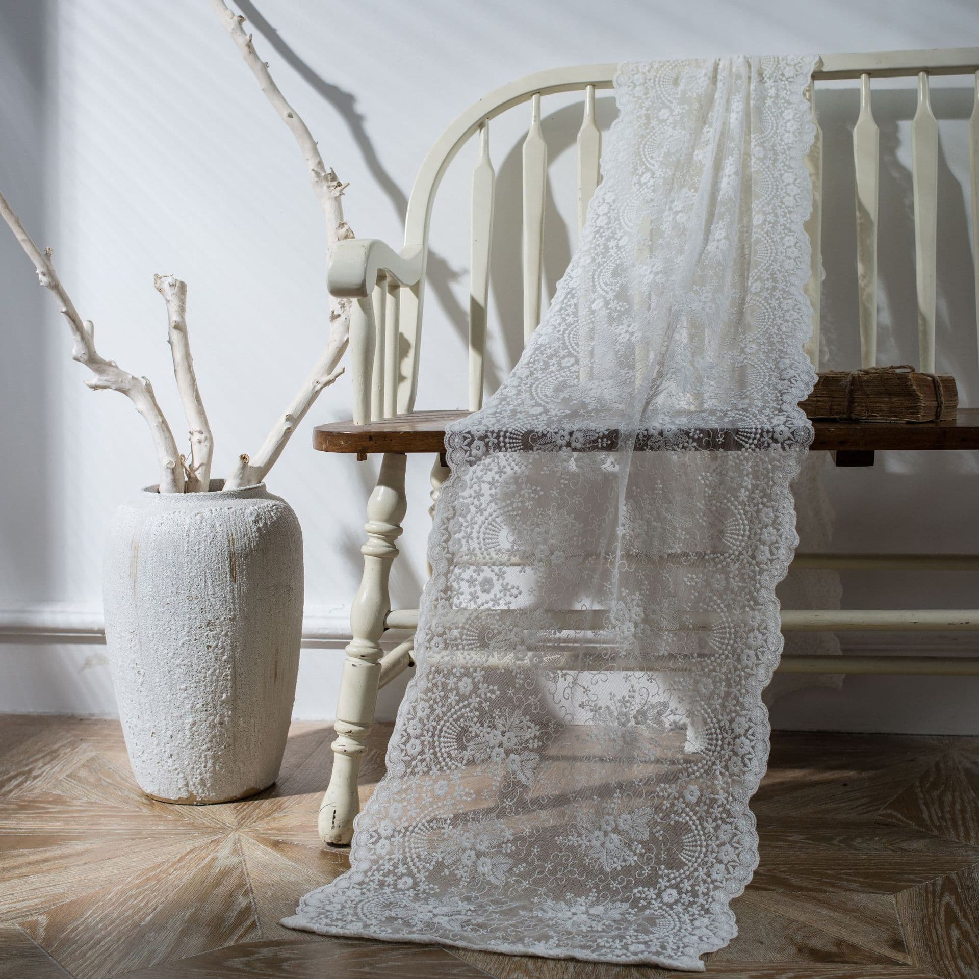 テーブルクロス センタークロス 高級感あふれるレース模様