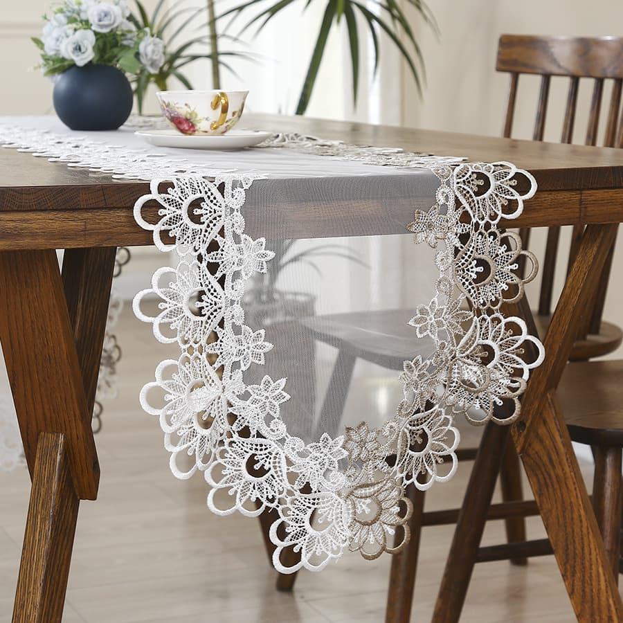 テーブルクロス 花柄刺繍レース縁取り透かし模様センタークロス