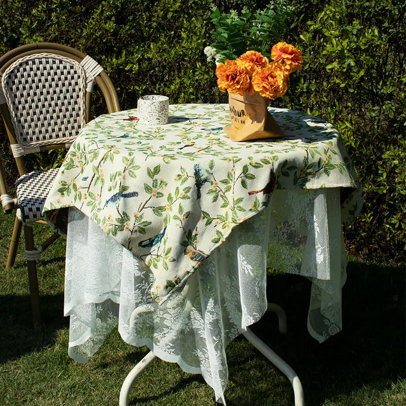 テーブルクロス 小鳥と草花柄ナチュラルガーデンテーブルクロス