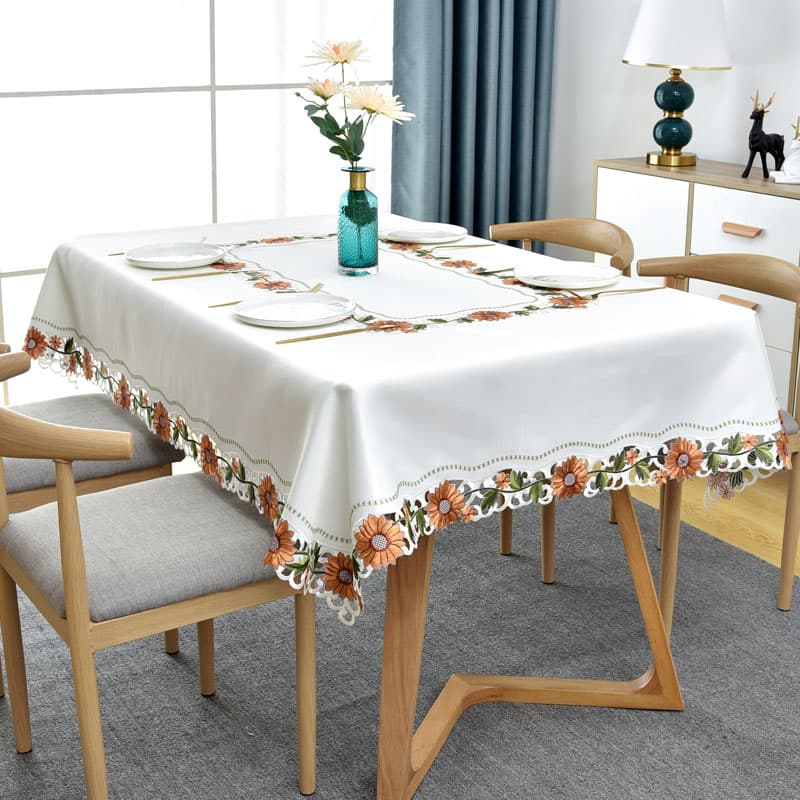 テーブルクロス 華やか花刺繍レース縁取りテーブルクロス